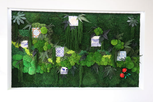 Painel de musgo preservado com azulejo e legos