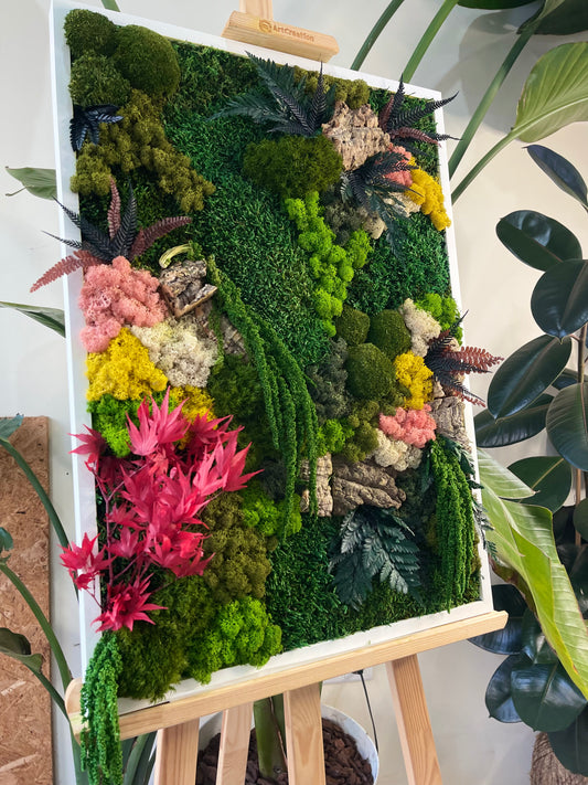 moldura branca com musgo preservado